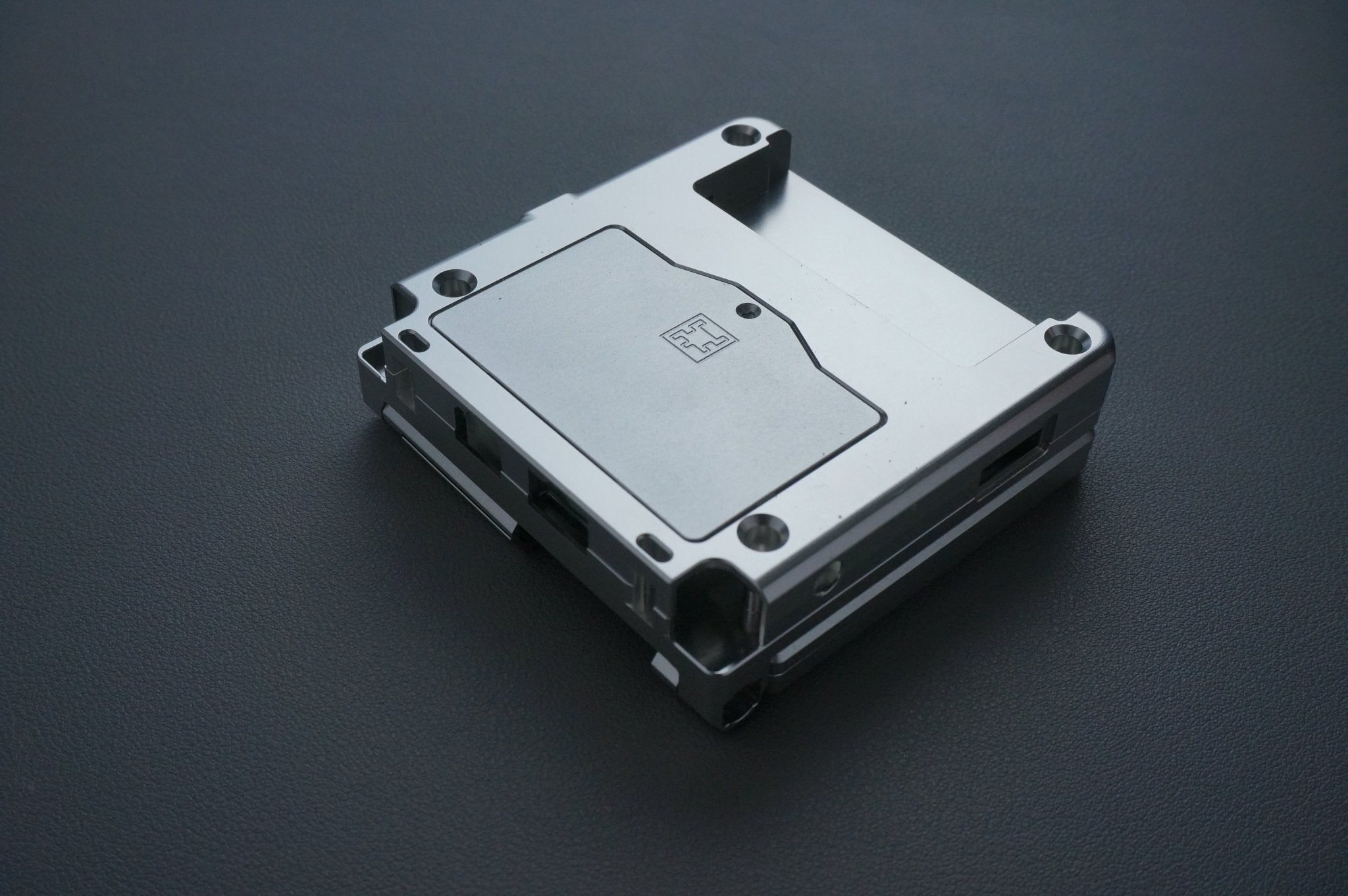 Game Boy Advance SP HINGED Metal housing set - Boxy Pixel