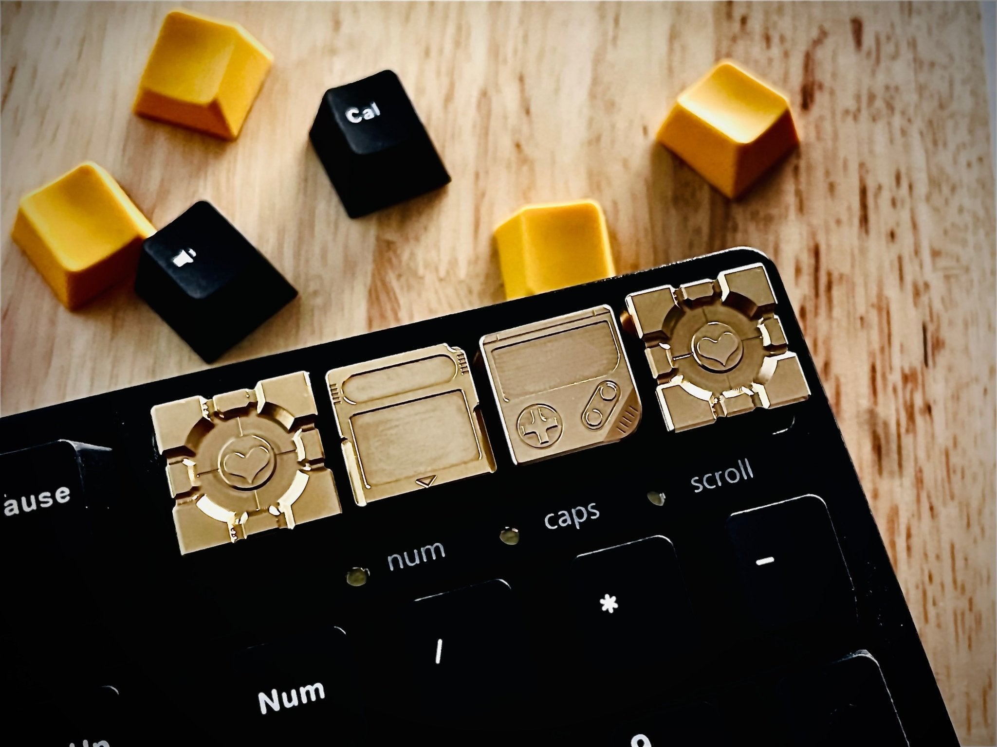Metal CNC Machined Keycap - DMG Game Boy - Boxy Pixel